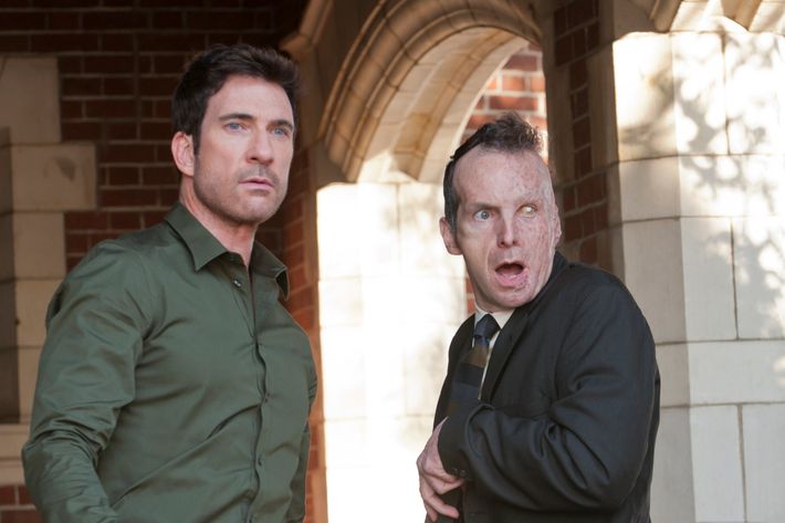 AMERICAN HORROR STORY: L-R: Dylan McDermott and Denis O'Hare in the AMERICAN HORROR STORY episode MURDER HOUSE airing Wednesday, Oct 19 on FX. CR: Ray Mickshaw / FX