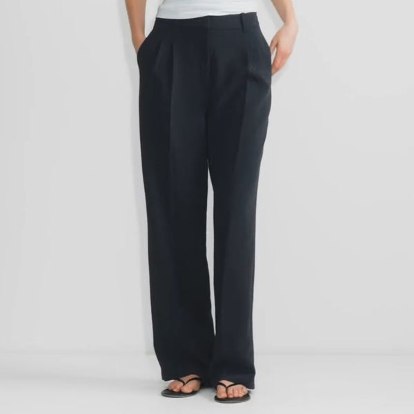 Aritzia The Effortless Pant