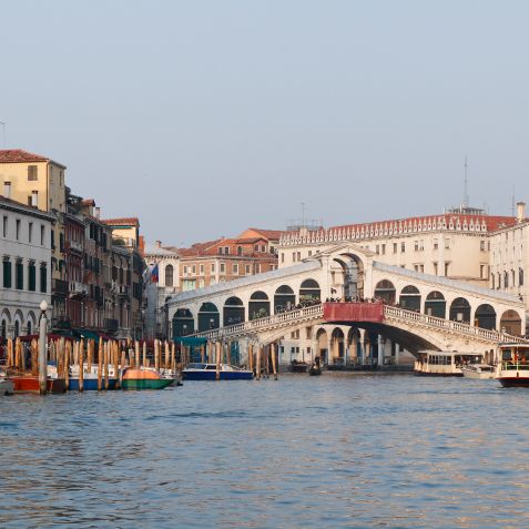 Venice's Ponte Rialto.