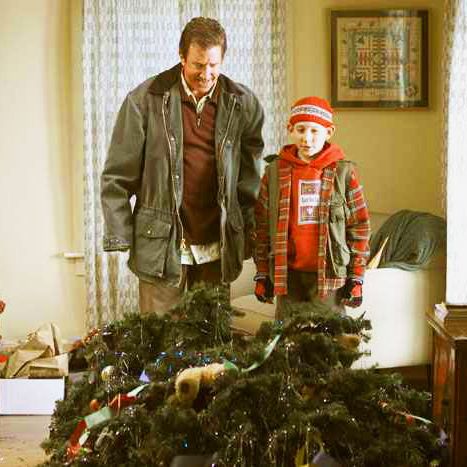 Holly International Cast Iron 7 ft Christmas Tree Stand 12 Inch Santa Real Xmas Trees