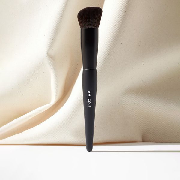 Ami Colé The Complexion Brush