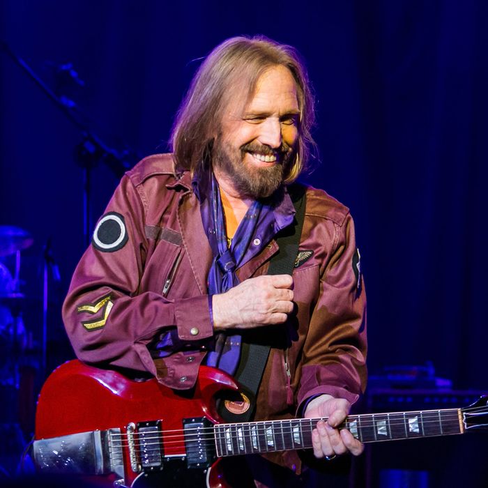 CLARKSTON, MI - AUGUST 24: Tom Petty and the Heartbreakers perform at DTE Energy Music Theater on August 24, 2014 in Clarkston, Michigan. (Photo by Scott Legato/Getty Images)