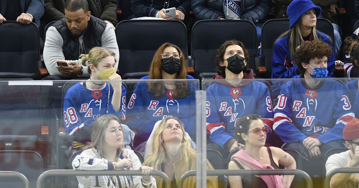 Zendaya And Tom Holland Wore Matching Hockey Jerseys