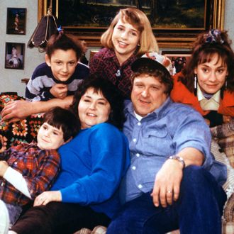 ABC Officially Picks Up the 'Roseanne' Revival