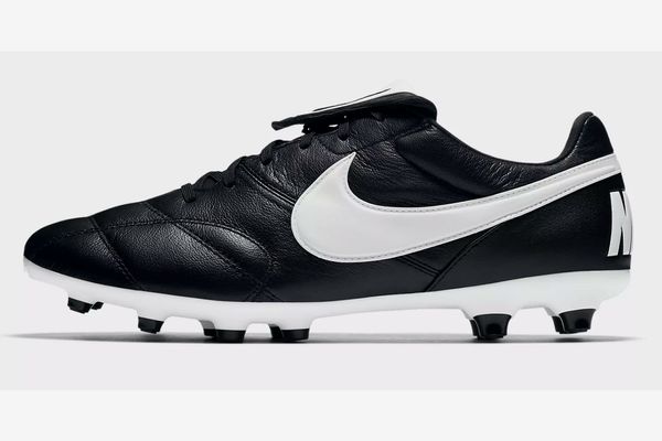nike soccer cleats no laces