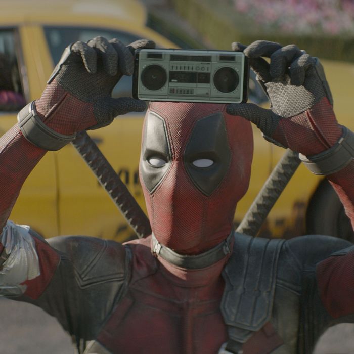 Comic Con: Ryan Reynolds Teases Deadpool 2 'Super' Edition