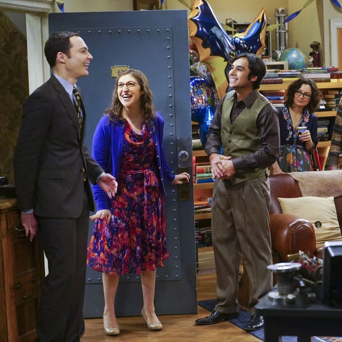 The Big Bang Theory Recap: Holy Birthday, Batman!