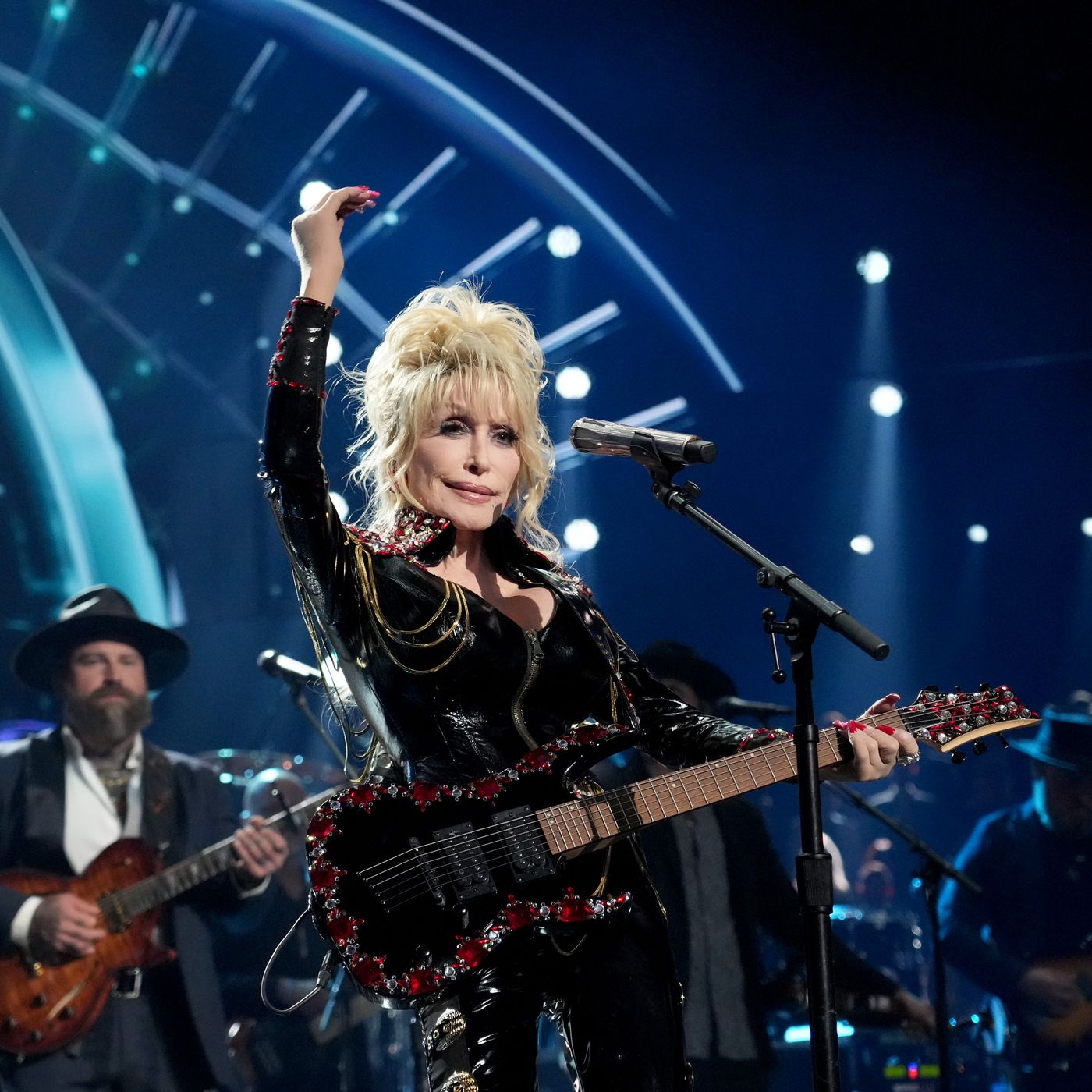 Trump Finds Way to Make Dolly Parton's Death About Him