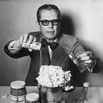 NOV 8 1972, NOV 9 1972; "Popcorn King" Shows Off Expansive Product; Orville Redenbacher claims more