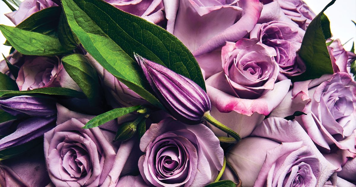 14 Alternatives to Red Rose Wedding Bouquets