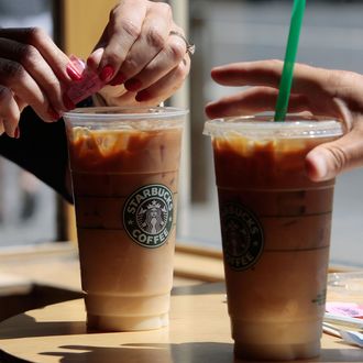 https://pyxis.nymag.com/v1/imgs/58c/f25/6cfbdab7593eb764839e339f0a41356ef8-28-starbucks-iced.rsquare.w330.jpg