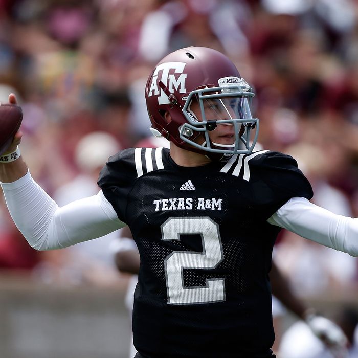 Texas A&M Aggies quarterback Johnny Manziel #2 looks to pass during the Maroon & White spring football game at Kyle Field on April 13, 2013 in College Station, Texas. 