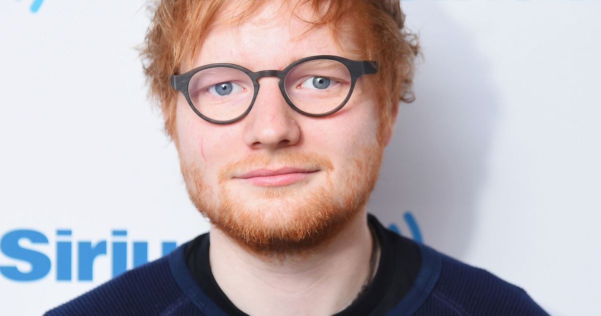 艾德希蘭 (Ed Sheeran) 以《Shape of You》首次登上告示牌排行榜第一名，創造了歷史