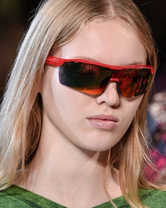 Women Shiny Black Logo Cat‐Eye Sunglasses | Stella McCartney IL