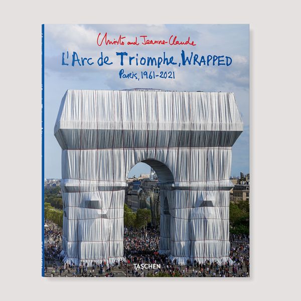 Christo and Jeanne-Claude. L'Arc de Triomphe, Wrapped