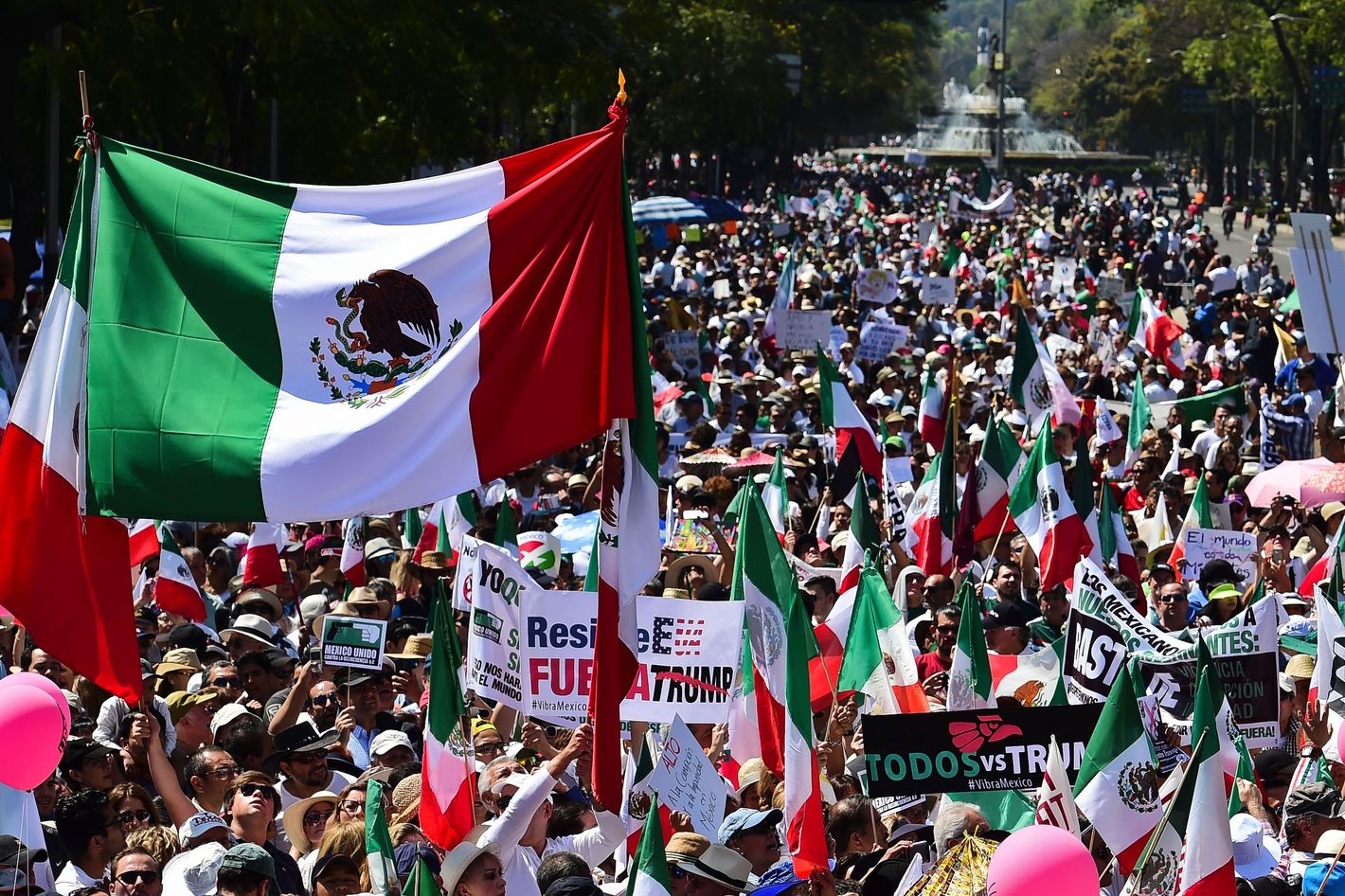 Мексика митинг. Мексика политика. Региональная политика Мексики. Внешняя политика Мексики. Конгресс Мексики.