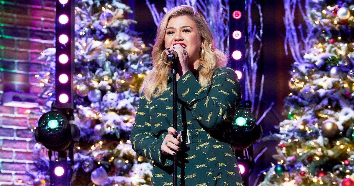 LISTEN Kelly Clarkson ‘All I Want for Christmas Is You’