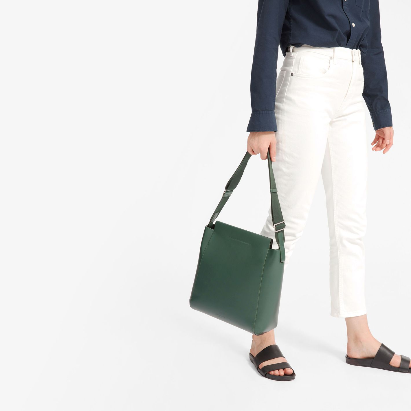everlane-the-form-bag-review  Minimalist bag, Bags, Work fashion