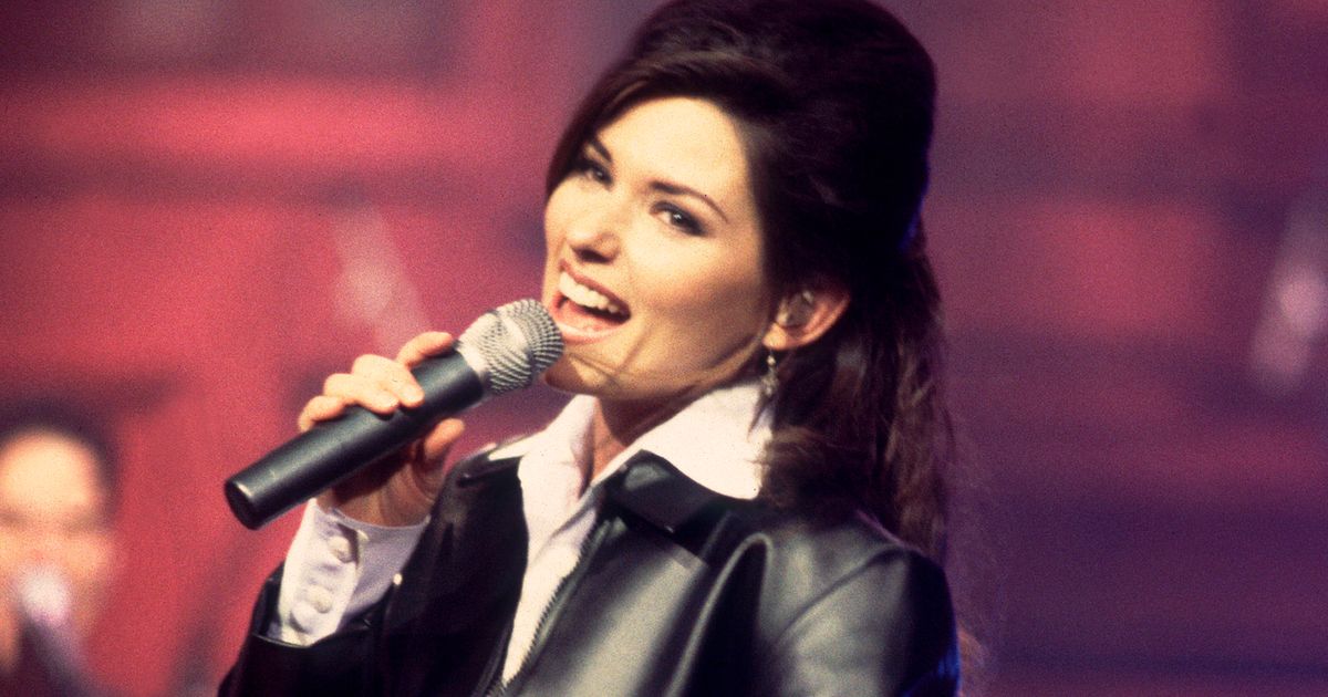 The Best Shania Twain Songs to Sing at Karaoke