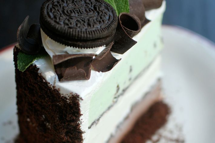 Mint chocolate chip, marshmallow, chocolate. And an Oreo garnish, of course.