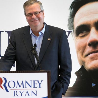 Jeb Bush campains for Romney in Florida