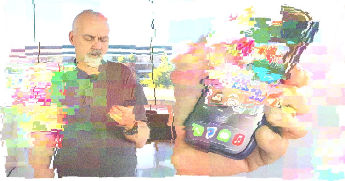 Apple's Big AI Pitch: What If Siri Sort of Worked?