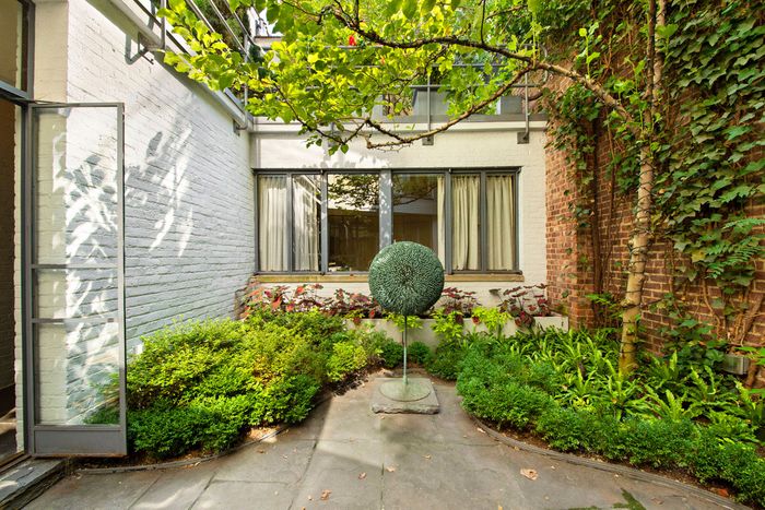 A Pristine William Lescaze Townhouse on East 70th Street