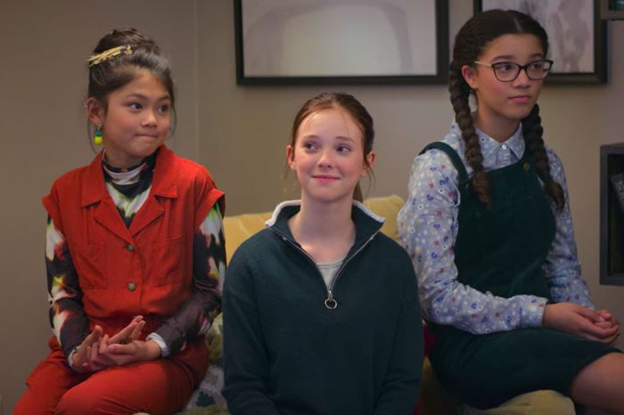 All of Claudia Kishi's Baby-Sitters Club Outfits, Ranked