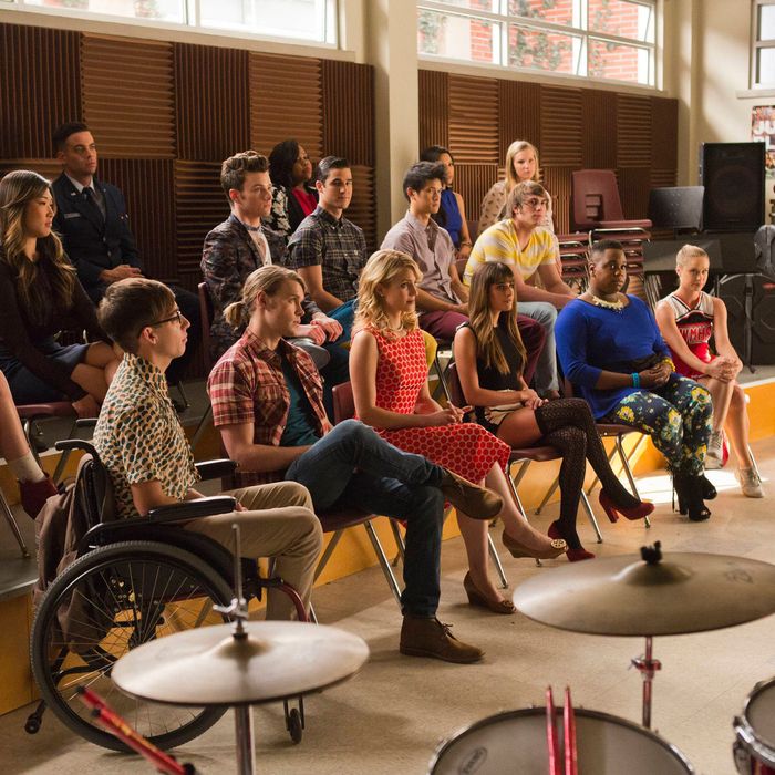 GLEE: Will (Matthew Morrison) addresses the new and old kids in the glee club in the "100" episode of GLEE airing Tuesday, March 18 (8:00-9:00 PM ET/PT) on FOX. ©2014 Fox Broadcasting Co. CR: Adam Rose/FOX