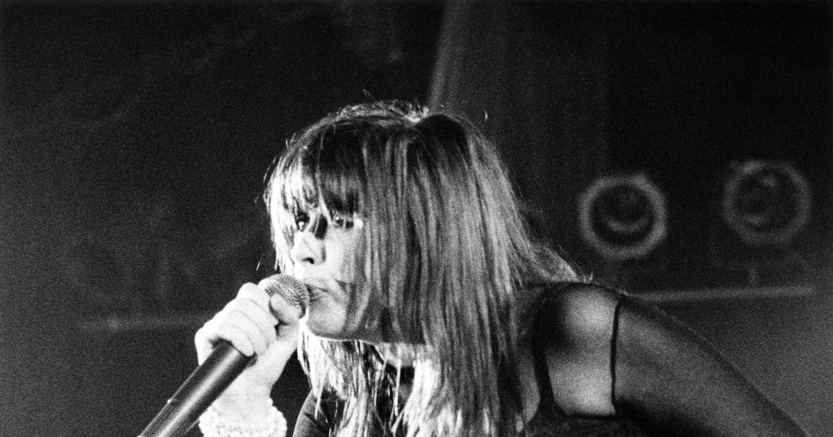 Chrissy Amphlett Dead at Age 53.