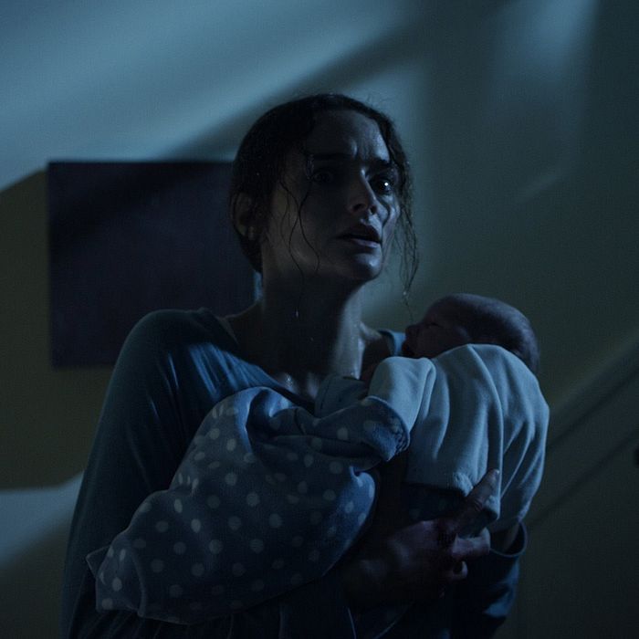 10 Horror Movies No Pregnant Woman Should Watch