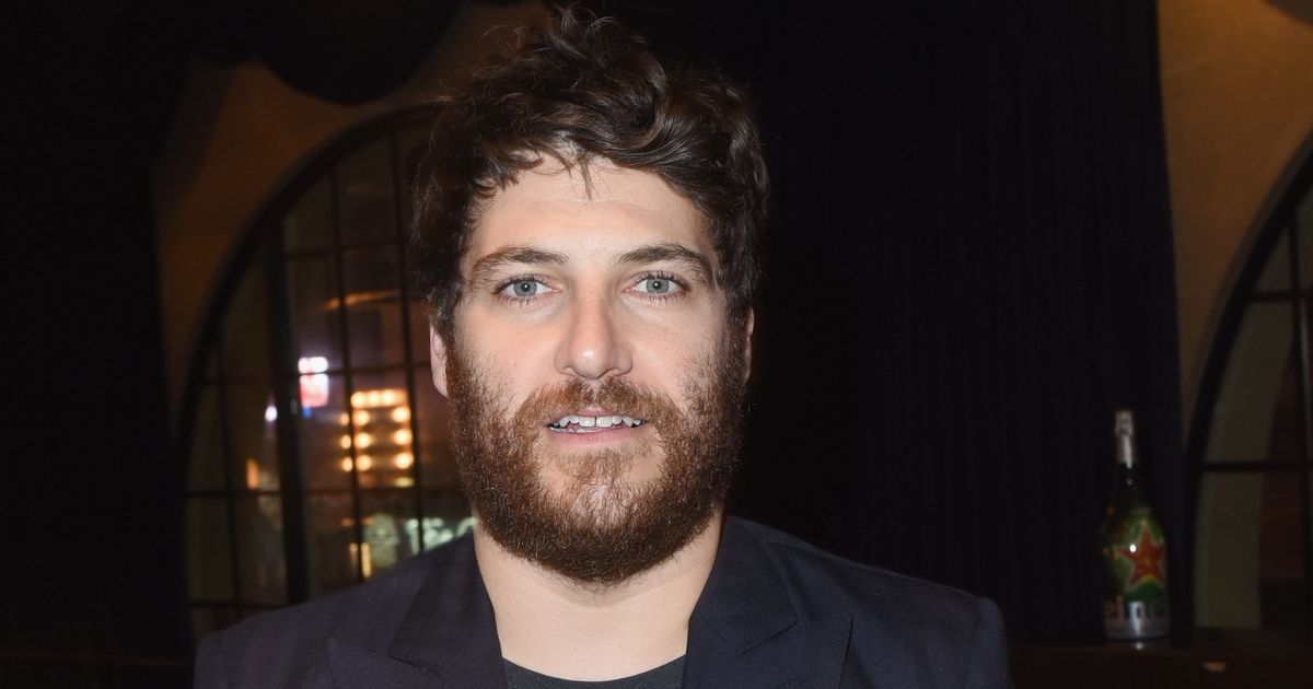 Adam Pally＆Abby ElliottがDan Levy'sに加わります無保険