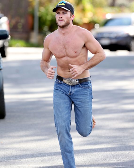 I Think About Photos of Scott Eastwood Working Out a Lot