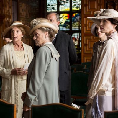 Downton Abbey Season 5 on MASTERPIECE on PBSPart EightSunday, February 22, 2015 at 9pm ETSomeone tries to derail Rose and Atticus’s happiness. Mrs. Patmore gets a surprise. Anna isin trouble. Robert has a revelation.Shown from left to right: Allen Leech as Tom Branson, Penelope Wilton as Isobel Crawley, Maggie Smith as Violet, Dowager Countess of Grantham, and Elizabeth McGovern as Cora, Countess of Grantham(C) Nick Briggs/Carnival Films 2014 for MASTERPIECEThis image may be used only in the direct promotion of MASTERPIECE CLASSIC. No other rights are granted. All rights are reserved. Editorial use only. USE ON THIRD PARTY SITES SUCH AS FACEBOOK AND TWITTER IS NOT ALLOWED.