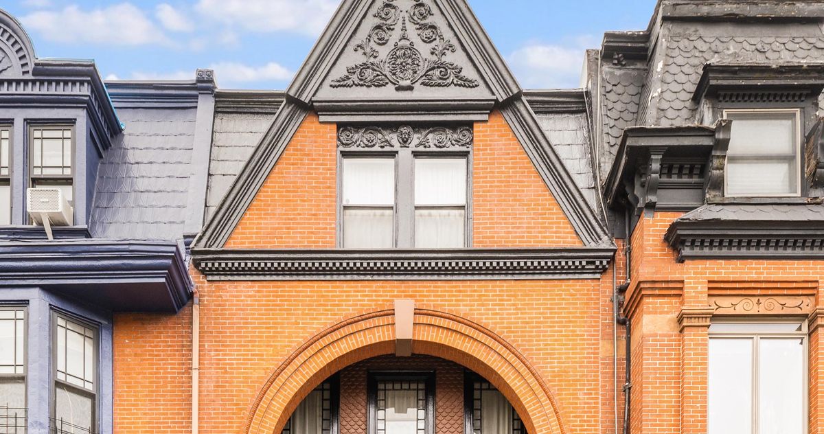 A Remarkably Untouched Queen Anne in Park Slope