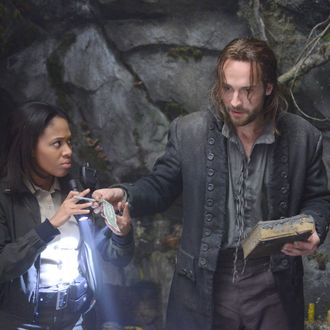 SLEEPY HOLLOW: A thrilling new action-adventure drama based on a modern-day retelling of Washington Irving's classic, Ichabod Crane wakes up from the throes of death 250 years in the future premiering this fall on FOX. Pictured L-R: Nicole Beharie and Tom Mison. ?2013 Fox Broadcasting Co. Cr: Brownie Harris/FOX