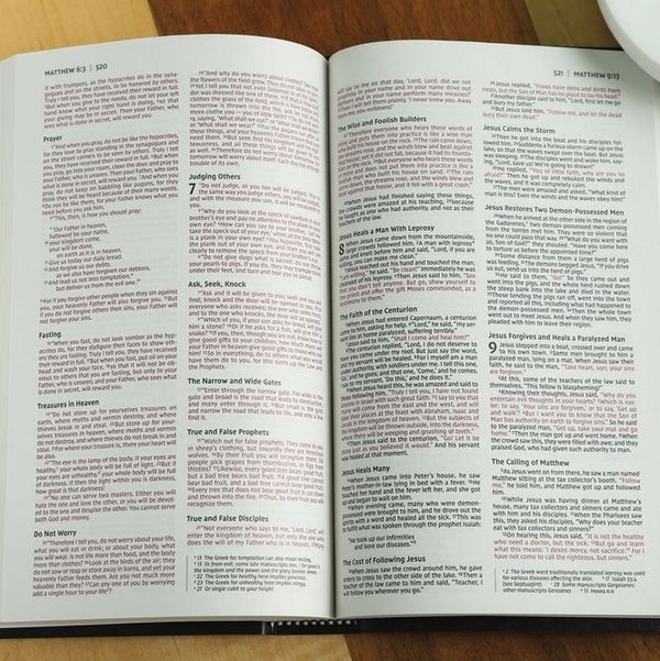 NIV Gift and Award Bible - Red-Letter Edition