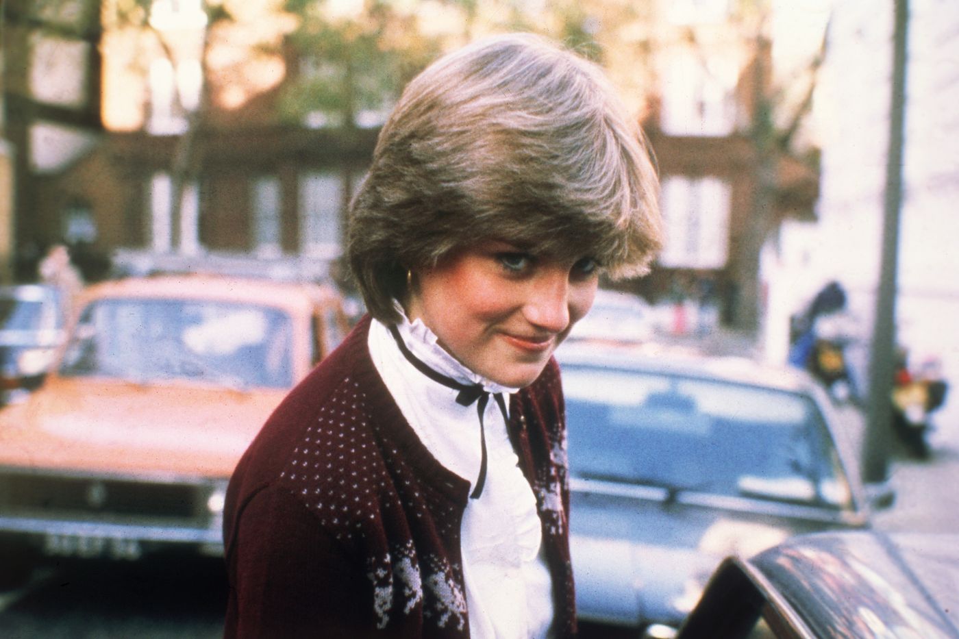 Princess Diana Short Hair: Sam McKnight on Her Iconic Haircut - FASHION  Magazine