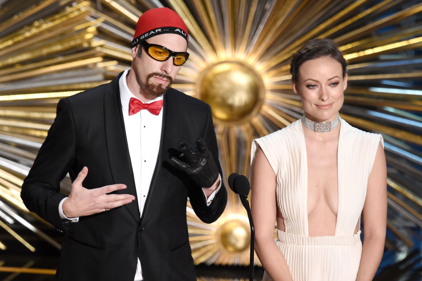 Sacha Baron Cohen Wasn't Allowed to Do Ali G at the Oscars, So Isla Fisher  Helped Him Slip Into the Costume Right Before Going On [Updated]