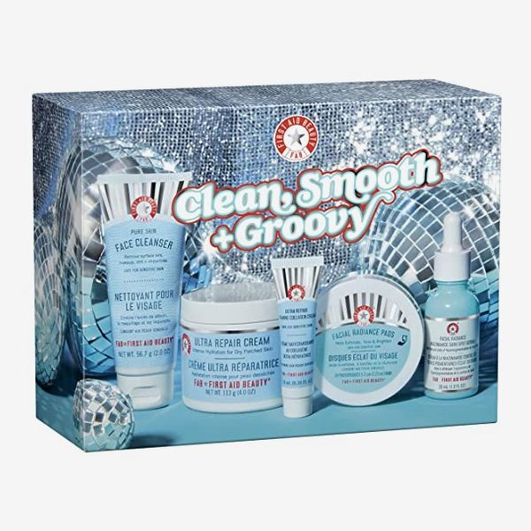 First Aid Beauty Clean, Smooth + Groovy Gift Set