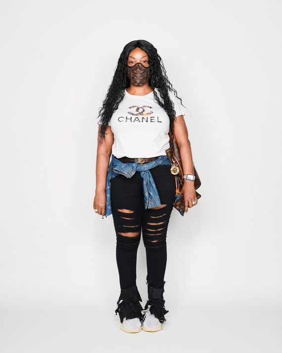 Photos Taking the Train at Roosevelt Avenue Subway Station