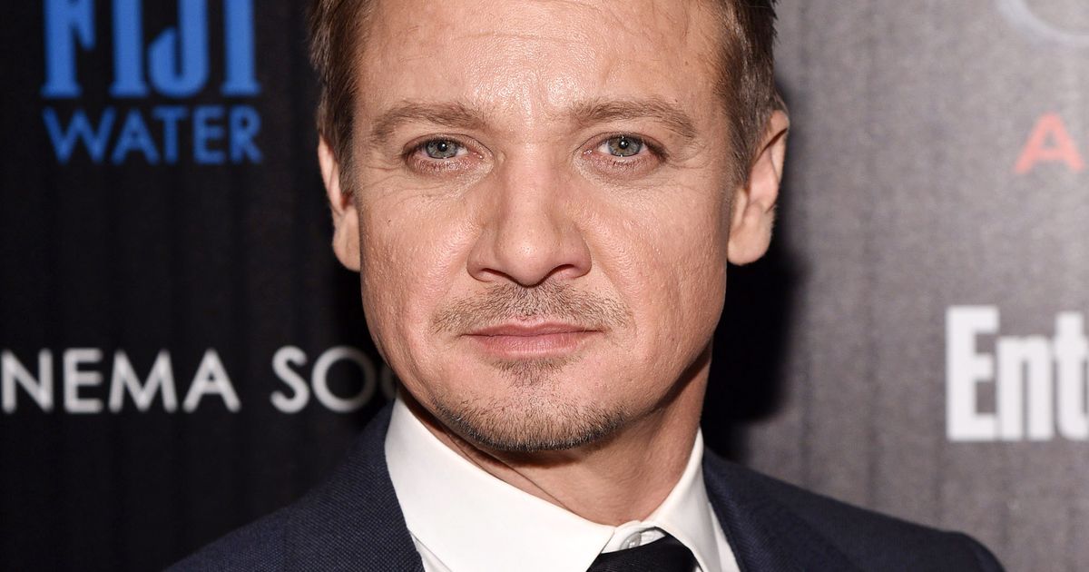 Jeremy Renner Repeatedly Suggested Hawkeye Should Die While Shooting The  Avengers, Which Is Surely Something the Filmmakers Never Got Tired Of