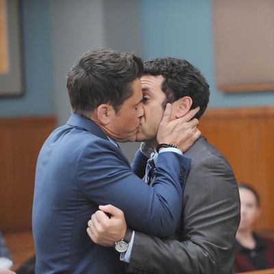 THE GRINDER: L-R: Rob Lowe and Fred Savage in the 