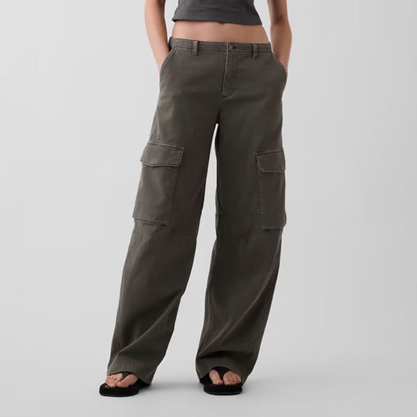 Gap Low-Rise Twill Baggy Barrel Cargo Pants