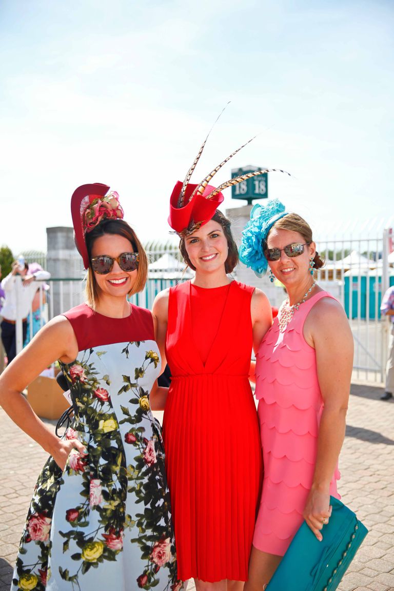 Kentucky Derby Street Style: Giant Hats, Pearls, and Matching Everything