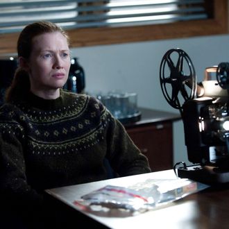 Sarah Linden (Mireille Enos) - The Killing - Season 2, Episode 13