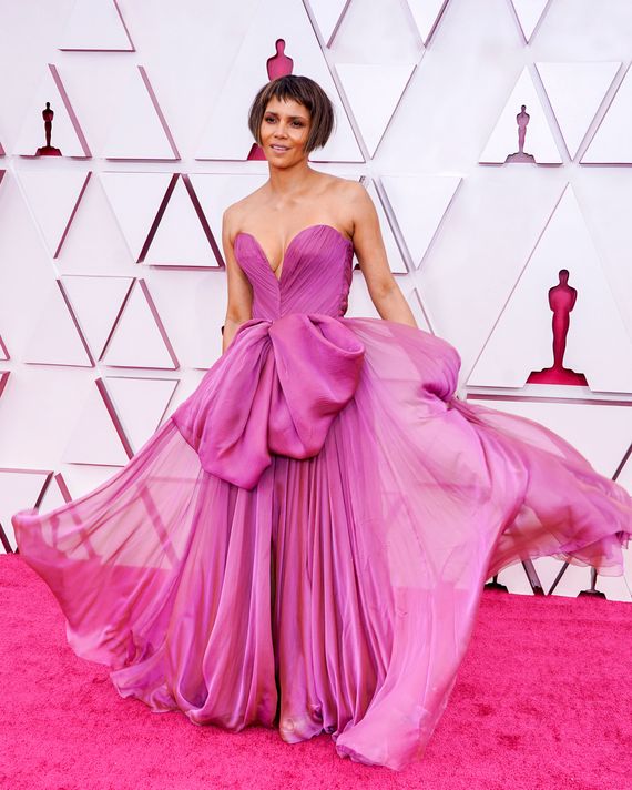 The Best, Worst, and Most Glamorous Looks at the 2021 Oscars