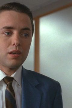 More temple. More blue suit. Maybe Pete is actually the most consistent character on the show.