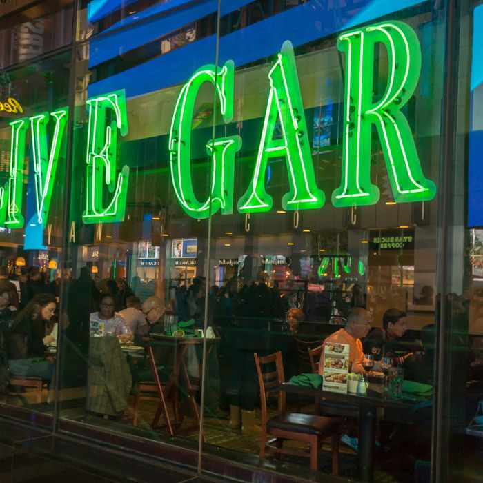 Indoor Dining At The Times Square Olive Garden