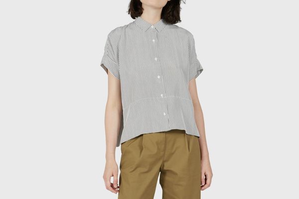 Everlane Silk Short-Sleeve Square Shirt in Black/White Stripe
